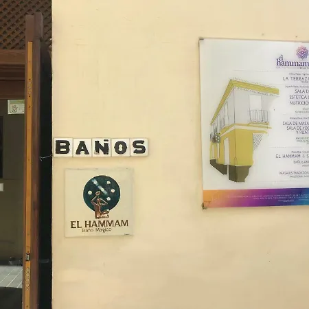 A Dos Pasos De Todo *